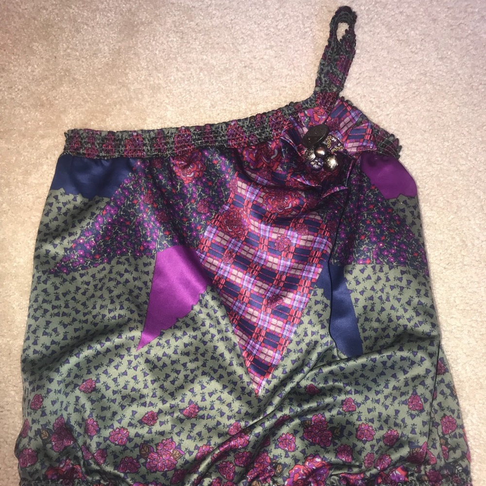 One sleeve tank with bow detail